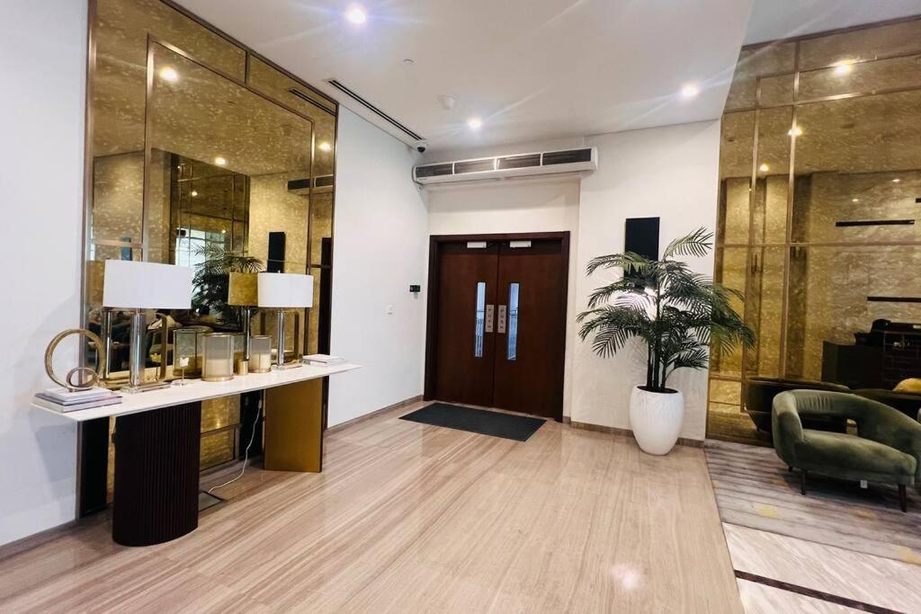 Gorgeous 2br With Full Burj Khalifa View, 5 Mins From Mall