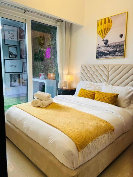 Gorgeous 2br With Full Burj Khalifa View, 5 Mins From Mall Apartment *
