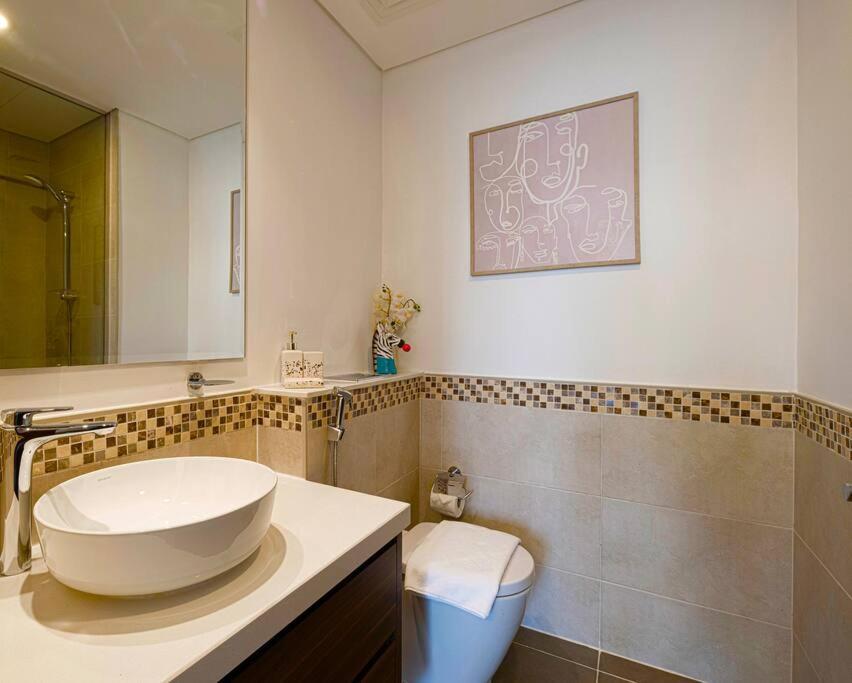 Apartment Gorgeous 2br With Full Burj Khalifa View, 5 Mins From Mall Dubai