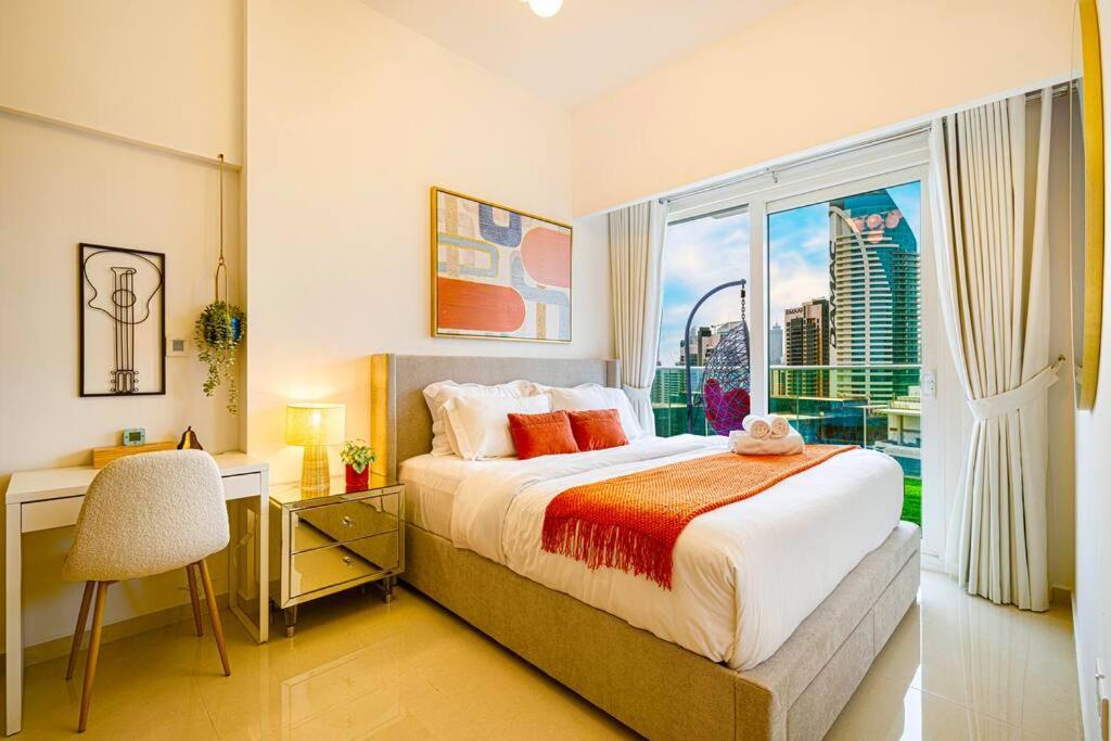 Apartment Gorgeous 2br With Full Burj Khalifa View, 5 Mins From Mall