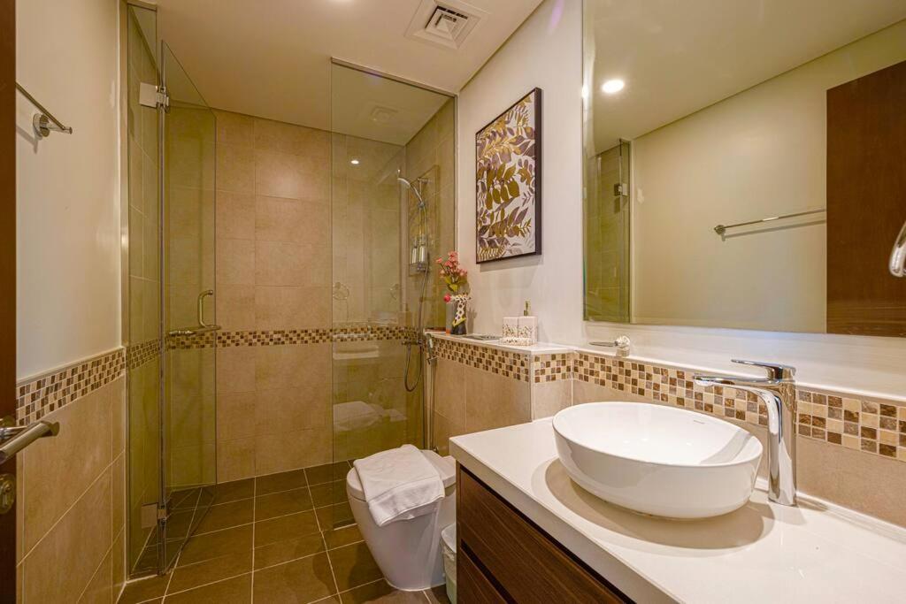 Gorgeous 2br With Full Burj Khalifa View, 5 Mins From Mall Apartment