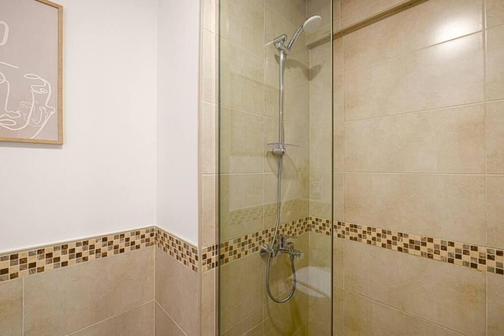 Gorgeous 2br With Full Burj Khalifa View, 5 Mins From Mall *
